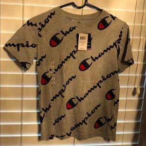 New champion T-shirt boys size Large